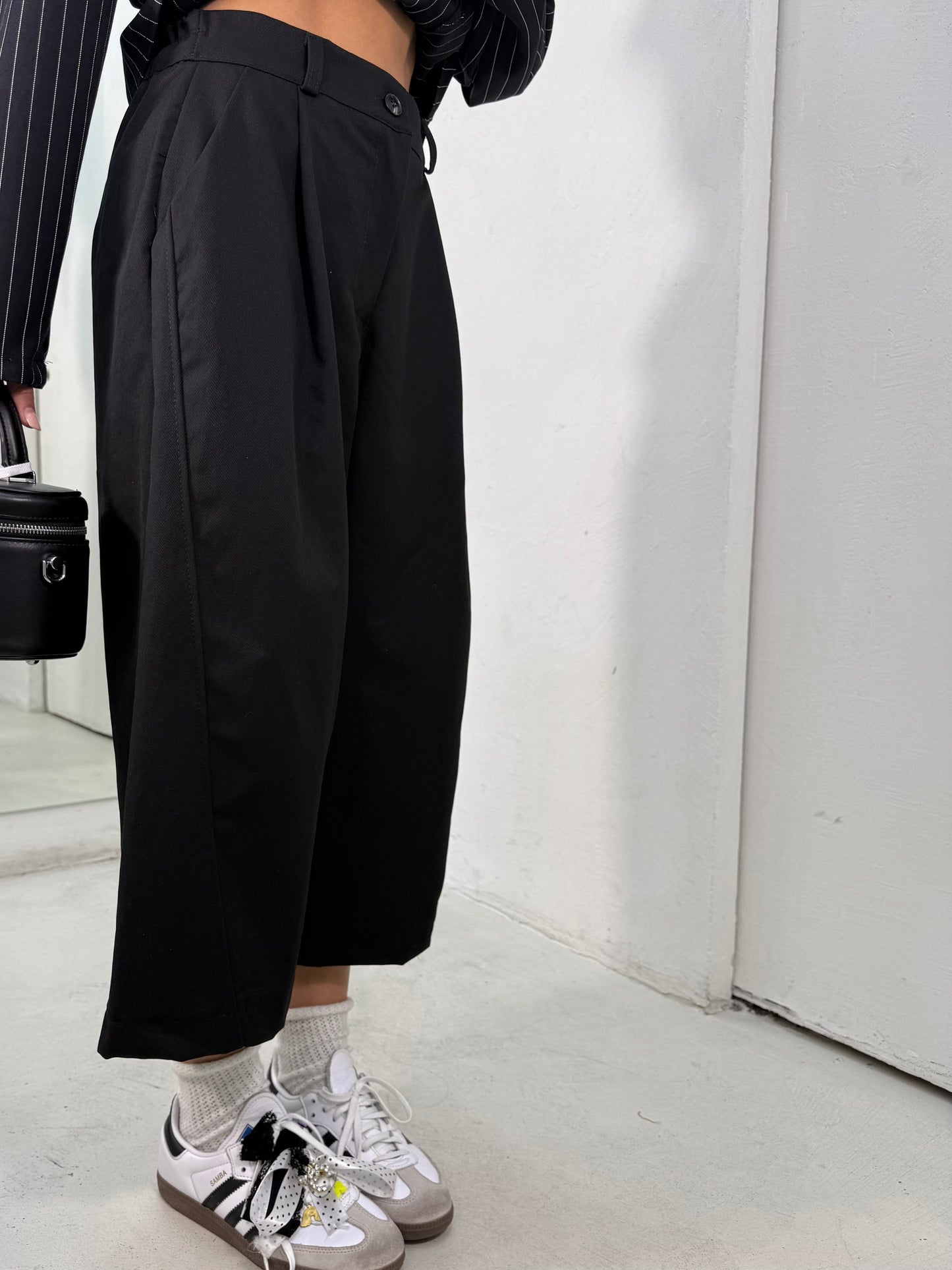 Bermuda Black