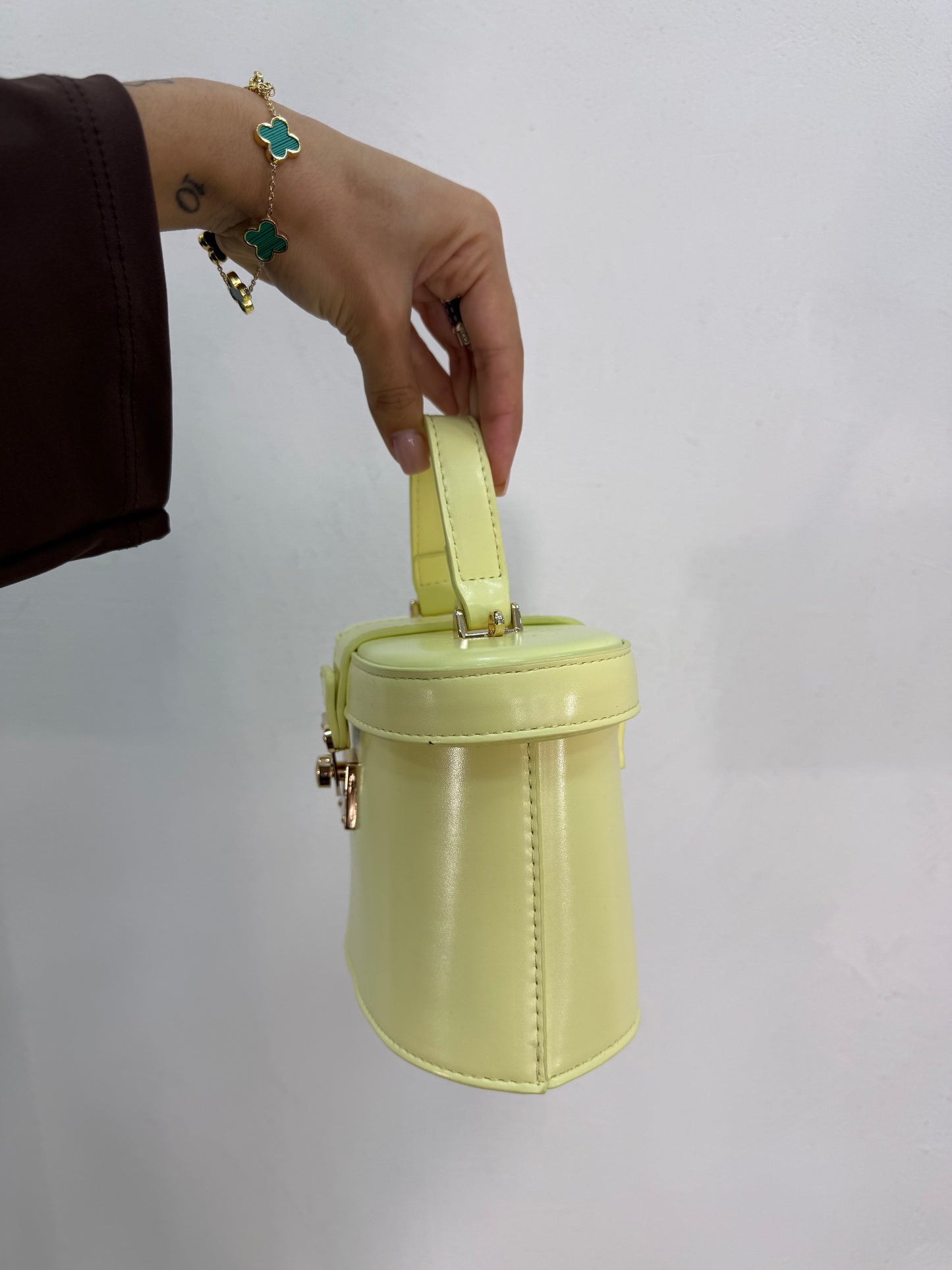 Borsa Leya