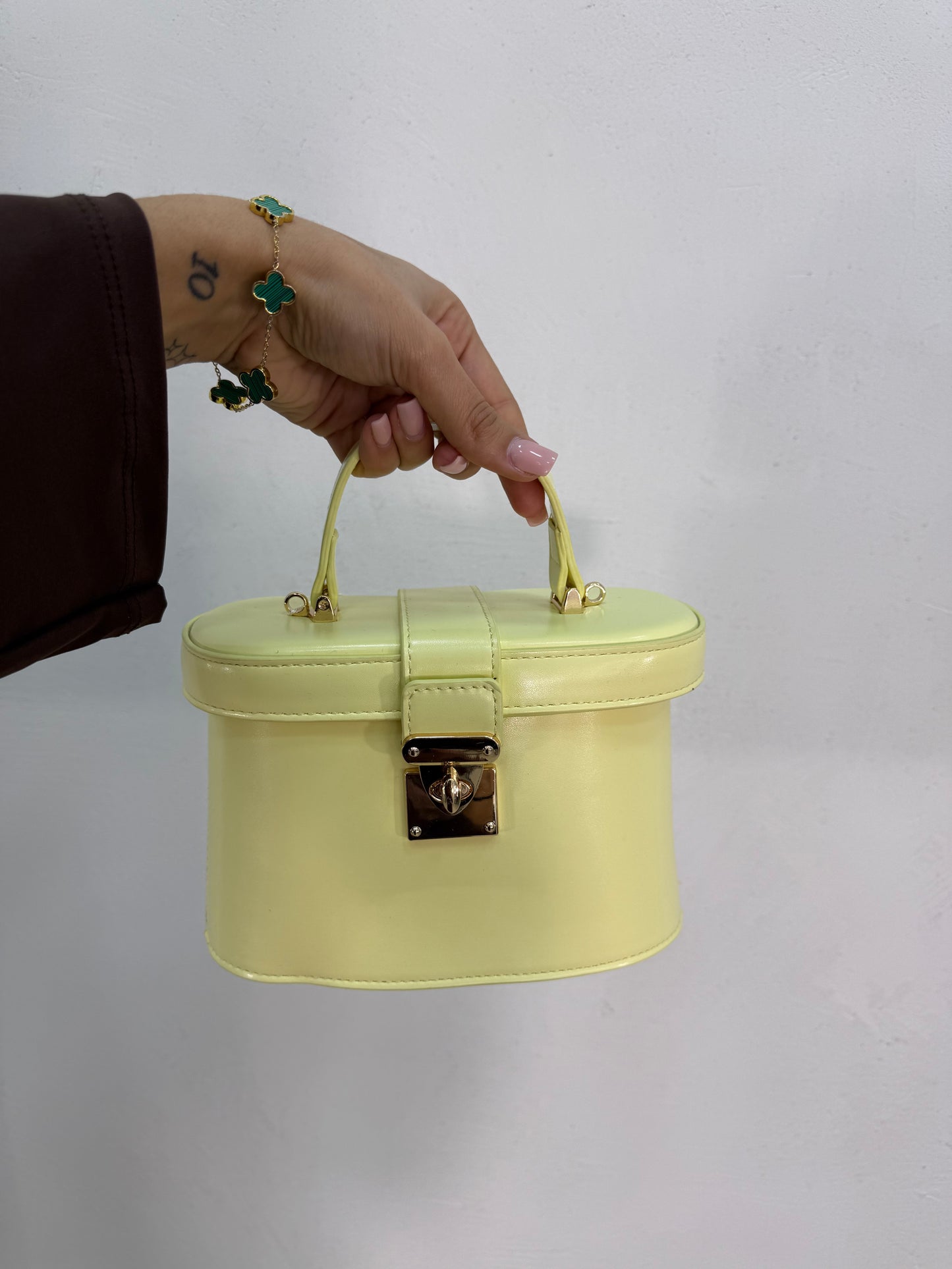 Borsa Leya