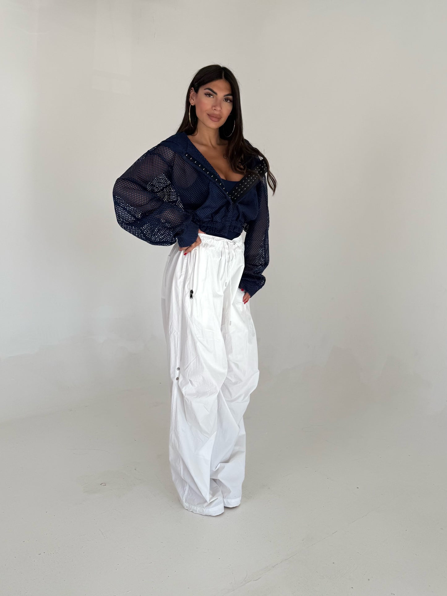Cargo White