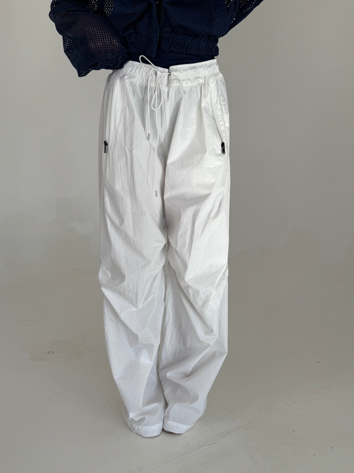 Cargo White