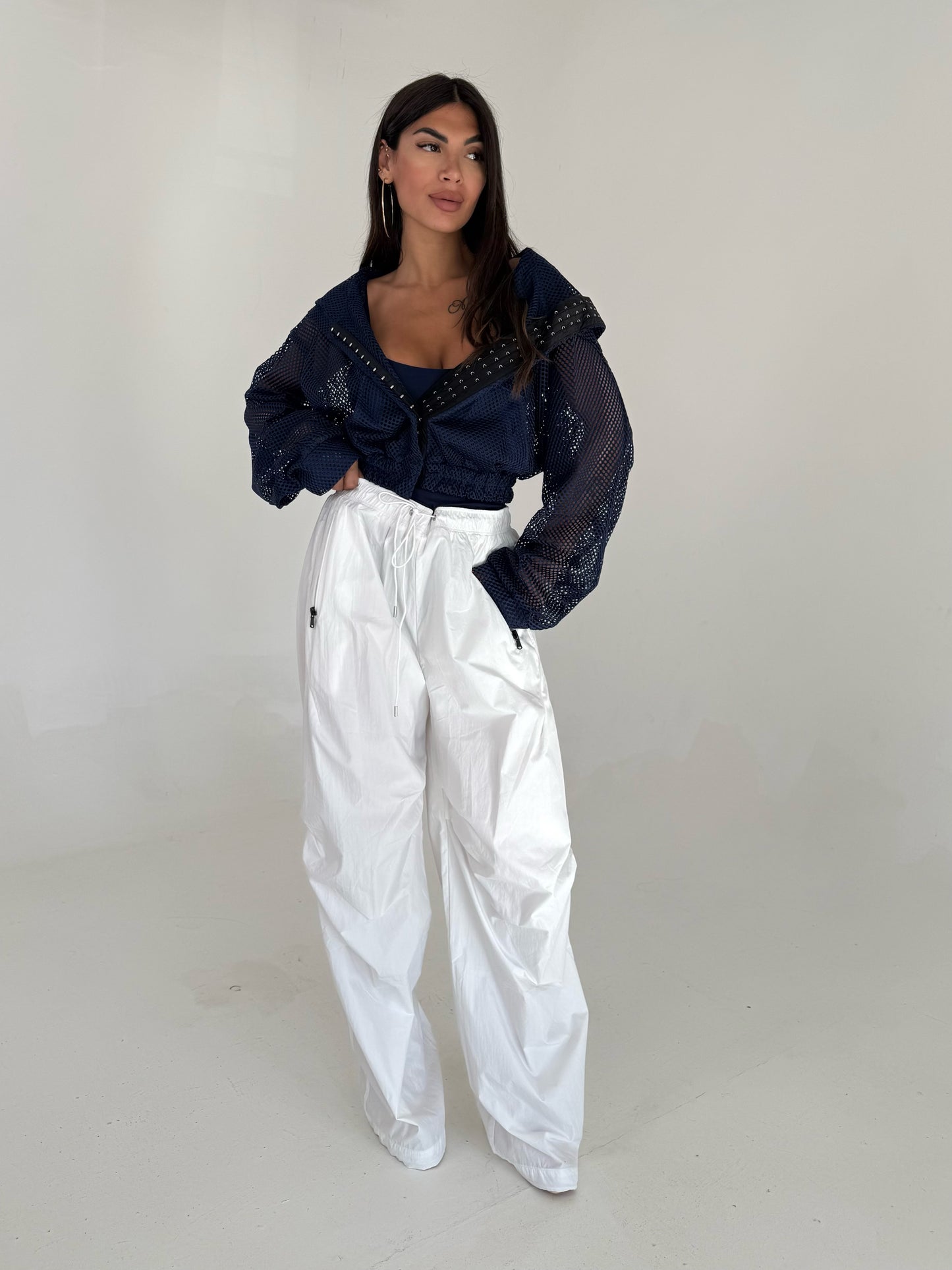 Cargo White